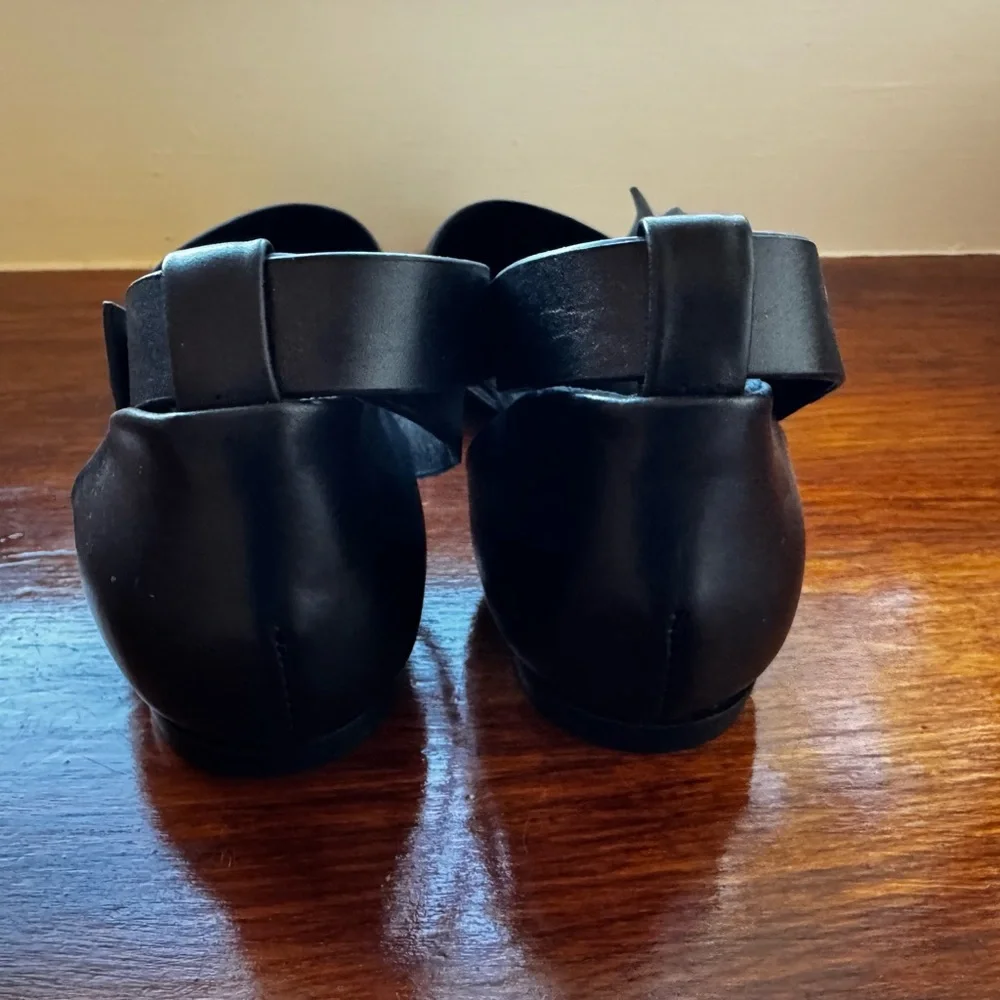 ❤️ NEW JENNI KAYNE BLACK POINTY TOE LEATHER FLATS ANKLE STRAP 7 ITALY - Picture 5 of 10